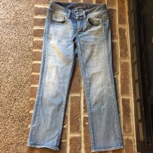 Cropped light wash American Eagle jeans